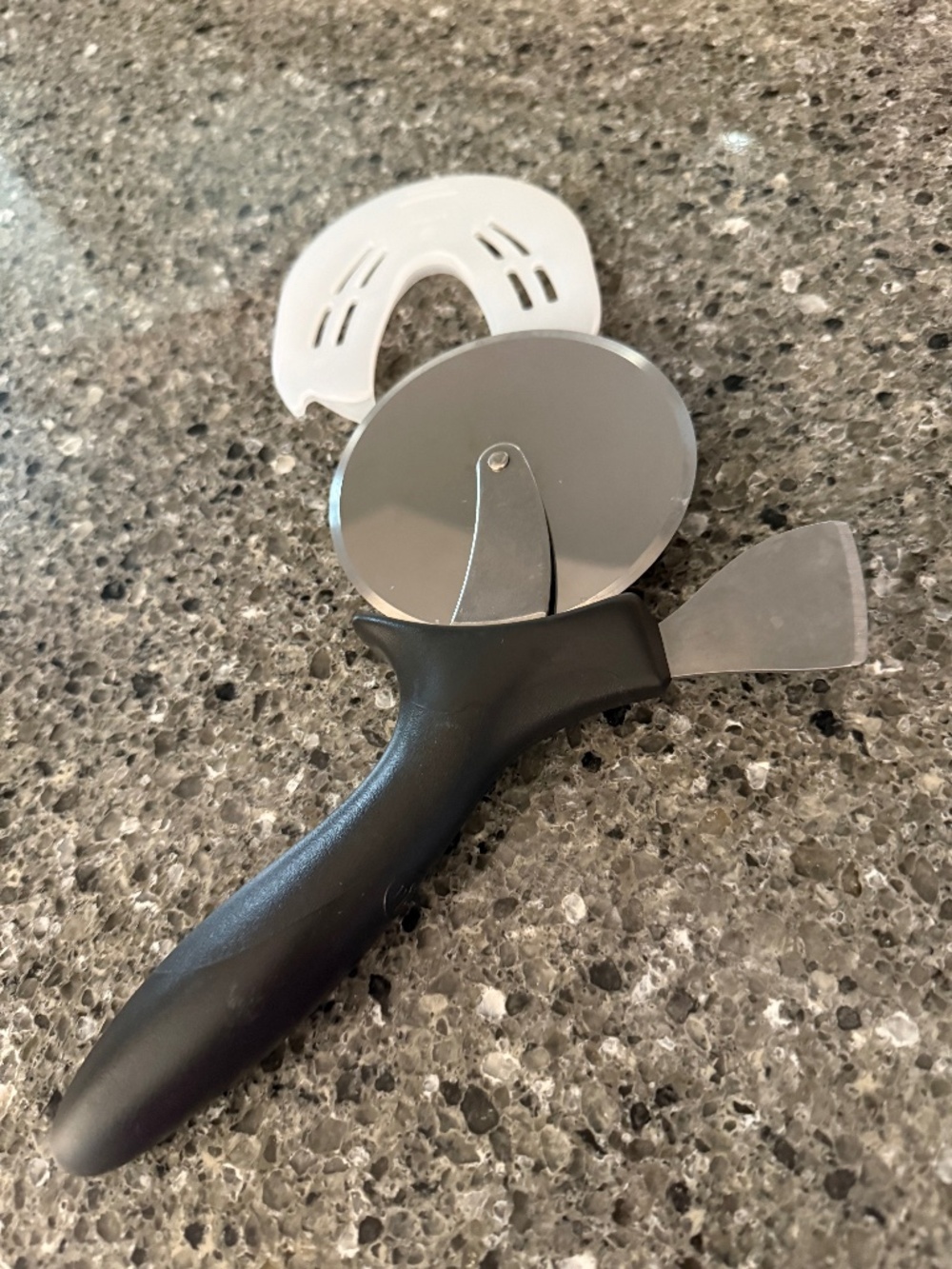 Pampered Chef Pizza & Crust Cutter (Item #1303)